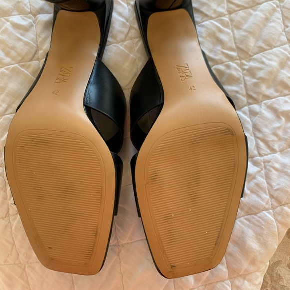 Zara block heel leather sandals with 3 inch heel. Black. Size 42 - Picture 6 of 6